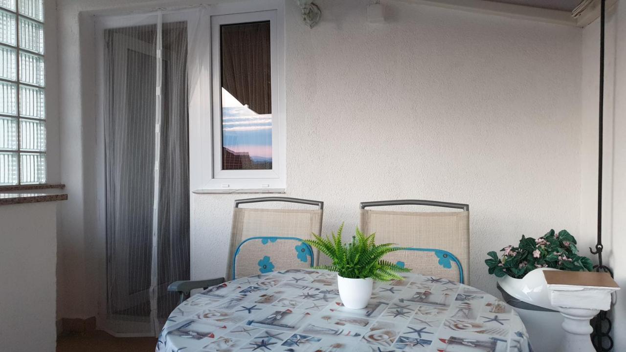 Apartman Dinka Punat Exterior photo